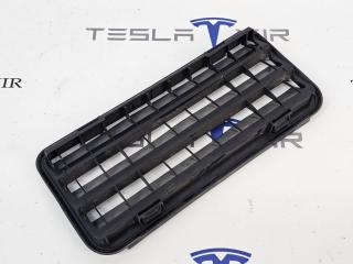 Вентиляционный клапан заднего багажника (жабры) Tesla Model 3 1 поколение 2023, 1098751-00