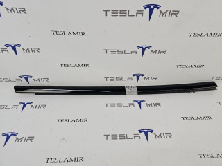 молдинг двери передней правой Tesla Model S 1 поколение [2-й рестайлинг] 2022, 1873552-22