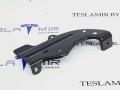 крепление ( кронштейн ) крыла Tesla Model 3 1 поколение 2021, 1100383-S0, 1092305-00 - фото №2