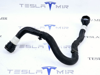 Шланг системы охлаждения заднего мотора Tesla Model Y 1 поколение 2022, 1077594-00