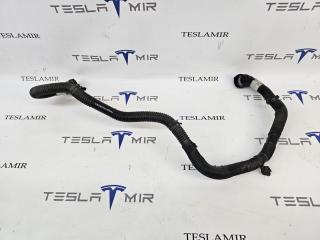 Шланг системы охлаждения заднего мотора Tesla Model 3 1 поколение 2023, 1077585-00