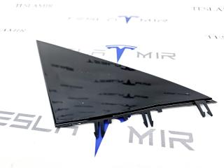 Накладка на зеркало (треугольник) правая Tesla Model Y 1 поколение 2021, 1495633-00