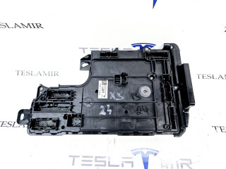 Блок управления BCM (бортовой сети) (Body Control Module) Боди Tesla Model Y 1 поколение 2022, 1497850-00, 1497847-02, 1497851-00