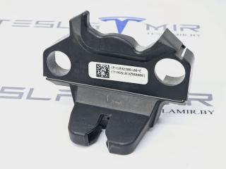Крышка замка двери багажника Tesla Model 3 1 поколение 2020, 1092308-00