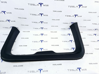 накладка двери (крышки) багажника Tesla Model Y 1 поколение 2022, 1494632-00, 1494667-00