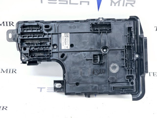 Блок управления BCM (бортовой сети) (Body Control Module) Боди Tesla Model Y 1 поколение 2021, 1497848-00, 1497846-10, 1497849-00