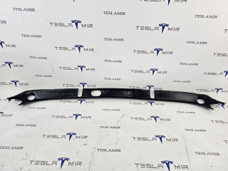 накладка двери (крышки) багажника Tesla Model X 1 поколение 2018, 1047885-00, 1062356-00