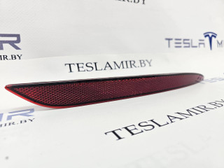 Катафот заднего бампера (отражатель) правый Tesla Model 3 1 поколение 2021, 1077407-00