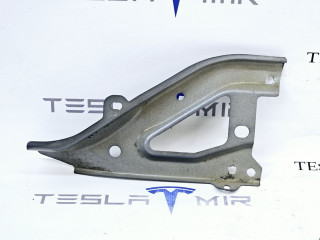 крепление ( кронштейн ) крыла Tesla Model Y 1 поколение 2021, 1487577-00, 1487695-S0