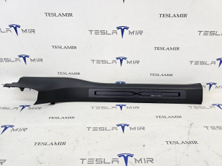Накладка декоративная стойки А внутренняя правая нижняя Tesla Model X 1 поколение 2018, 1035987-00, 1035988-00