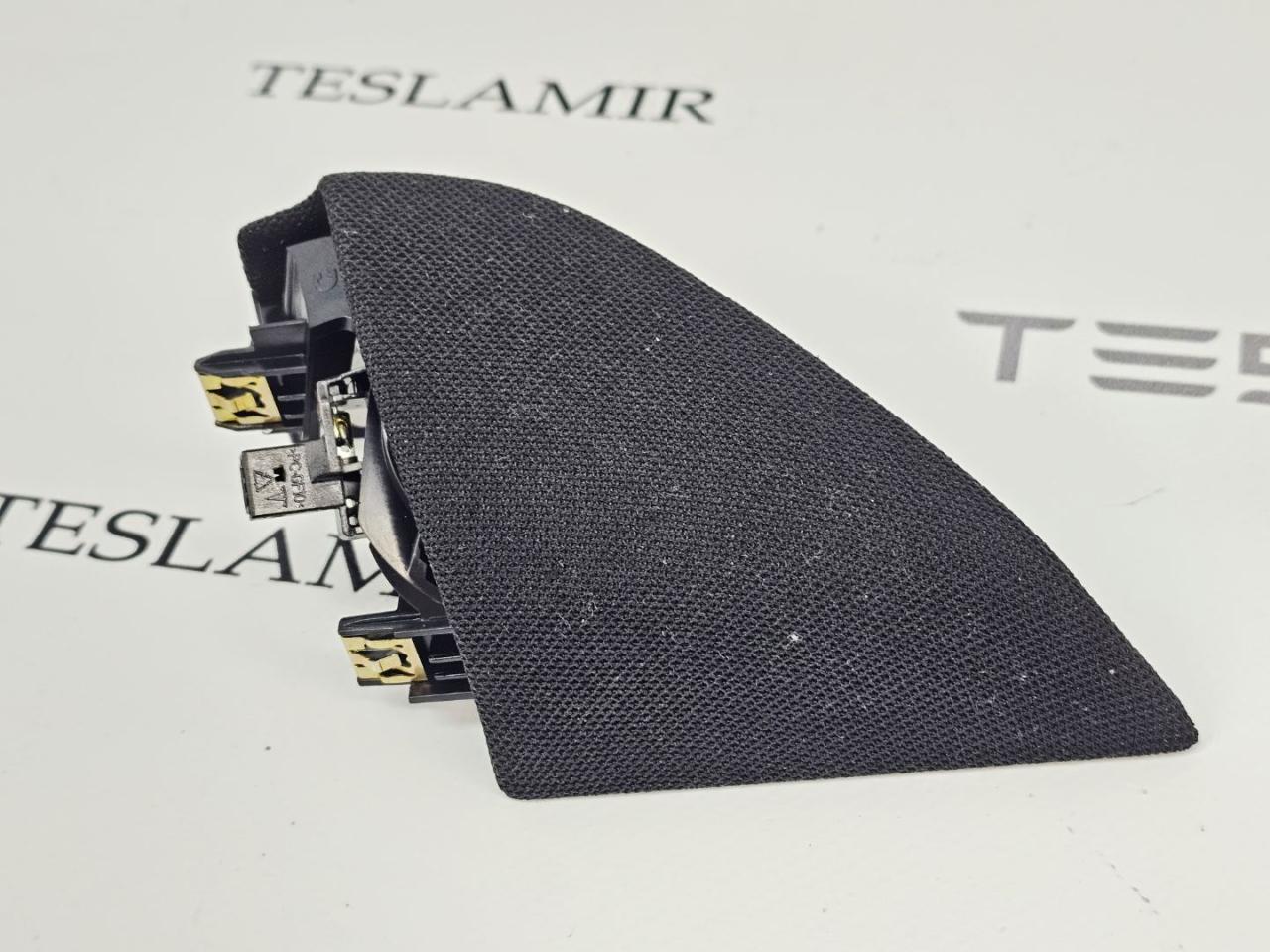 сетка на динамик Tesla Model 3 1 поколение 2023, 1095686-00, 1095688-00, 1784662-00 - фото №1
