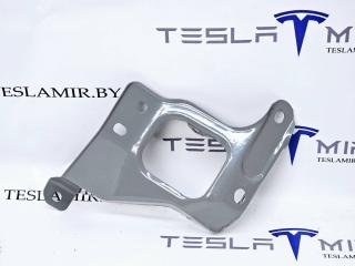крепление ( кронштейн ) крыла Tesla Model 3 1 поколение 2020, 1086016-00