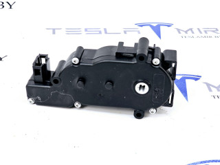 активатор замка багажника Tesla Model S 1 поколение [рестайлинг] 2018, 1003549-00, 100818600