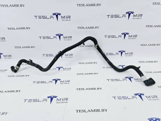 Патрубок системы охлаждения пластиковый Tesla Model S 1 поколение [2-й рестайлинг] 2022, 1589705-00