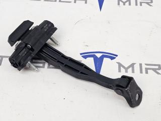 ограничитель открывания двери задней Tesla Model Y 1 поколение 2022, 1500684-00