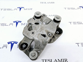 кронштейн компрессора кондиционера Tesla Model 3 1 поколение 2019, 1110711-00, 1122968-00