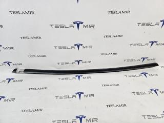 молдинг двери задней левой Tesla Model 3 2 поколение 2024, 1080745-00, 1080745-01