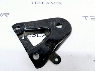Кронштейн балки Tesla Model 3 1 поколение 2019, 1044573-00