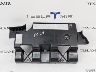 Кронштейн крепления обшивки багажника правый Tesla Model 3 1 поколение 2023, 1470963-00