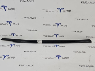 молдинг двери задней правой Tesla Model S 1 поколение [2-й рестайлинг] 2022, 1873554-22