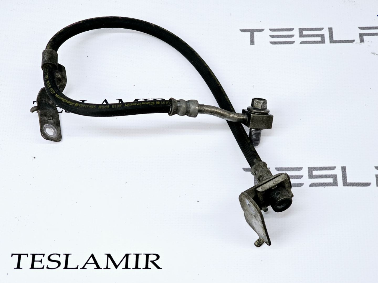 шланг тормозной Tesla Model 3 1 поколение 2019, 1044721-00 - фото №1