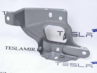 крепление ( кронштейн ) крыла Tesla Model 3 1 поколение 2020, 1086017-00