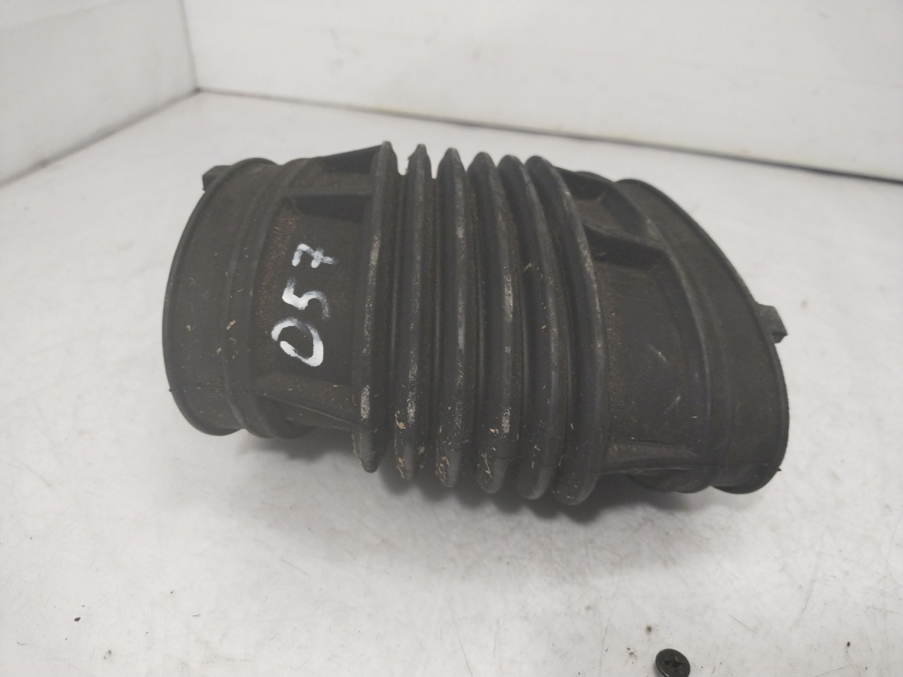 патрубок воздушного фильтра Chevrolet Equinox 3 поколение 2018, 1.5 л., бензин, АКПП, черный, внедорожник 5 дв., полный привод - фото №1