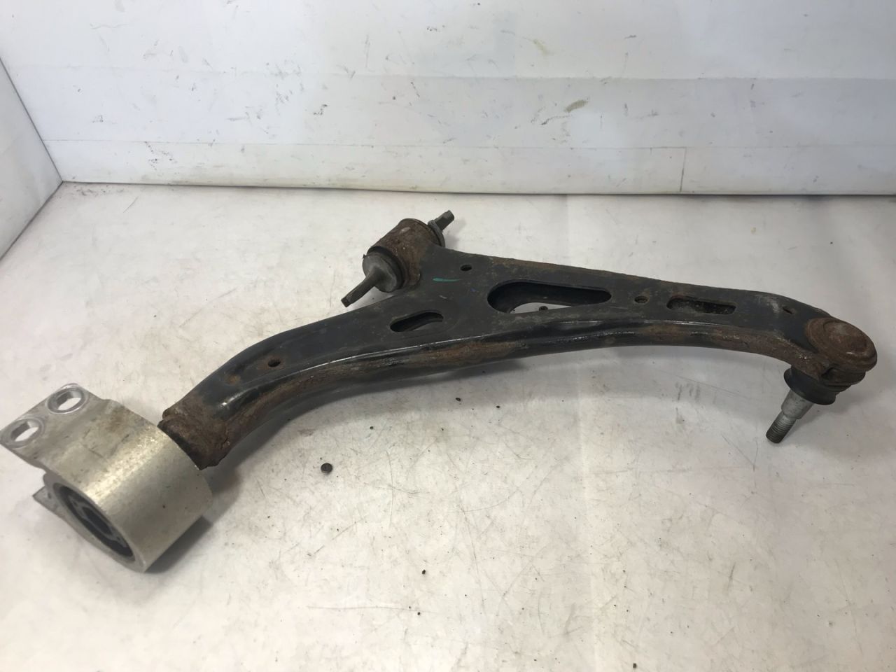 рычаг передний правый GMC Terrain 2 поколение 2018, 2.0 л., бензин, АКПП, внедорожник 5 дв. - фото №1