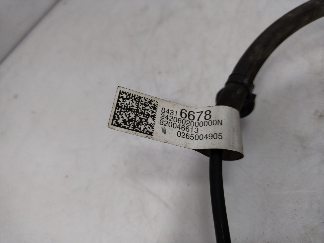 датчик ABS Chevrolet Equinox 3 поколение 2018, 2.0 л., бензин, АКПП, синий, внедорожник 5 дв., передний привод, 84316678 - фото №1