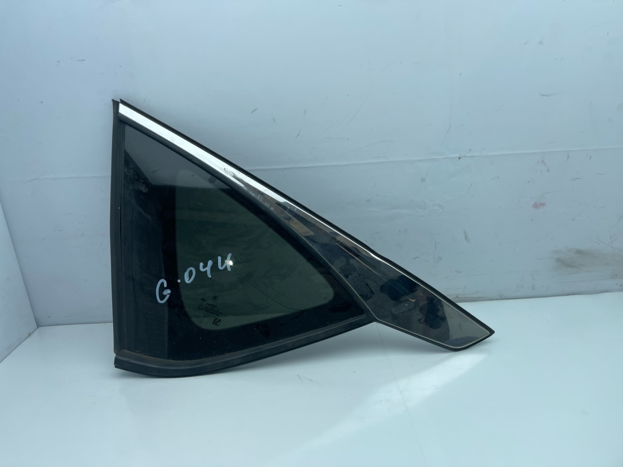 стекло кузовное боковое левое Acura RDX 3 поколение 2019, 2.0 л., бензин, АКПП, белый, внедорожник 5 дв., полный привод - фото №1