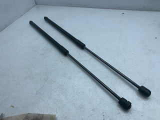 амортизатор капота Volvo XC60 2 поколение 2023, 2.0 л., бензин, АКПП, белый, внедорожник 5 дв., передний привод