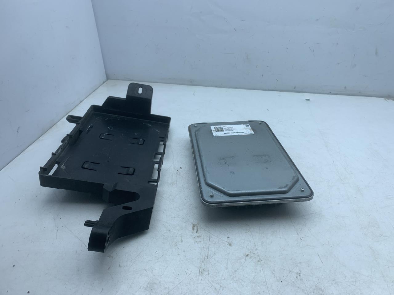 блок управления двигателем Chevrolet TrailBlazer 3 поколение 2021, 1.3 л., бензин, АКПП, черный, хетчбэк 5 дв., передний привод, 12710890, 12697793, 42744151 - фото №1