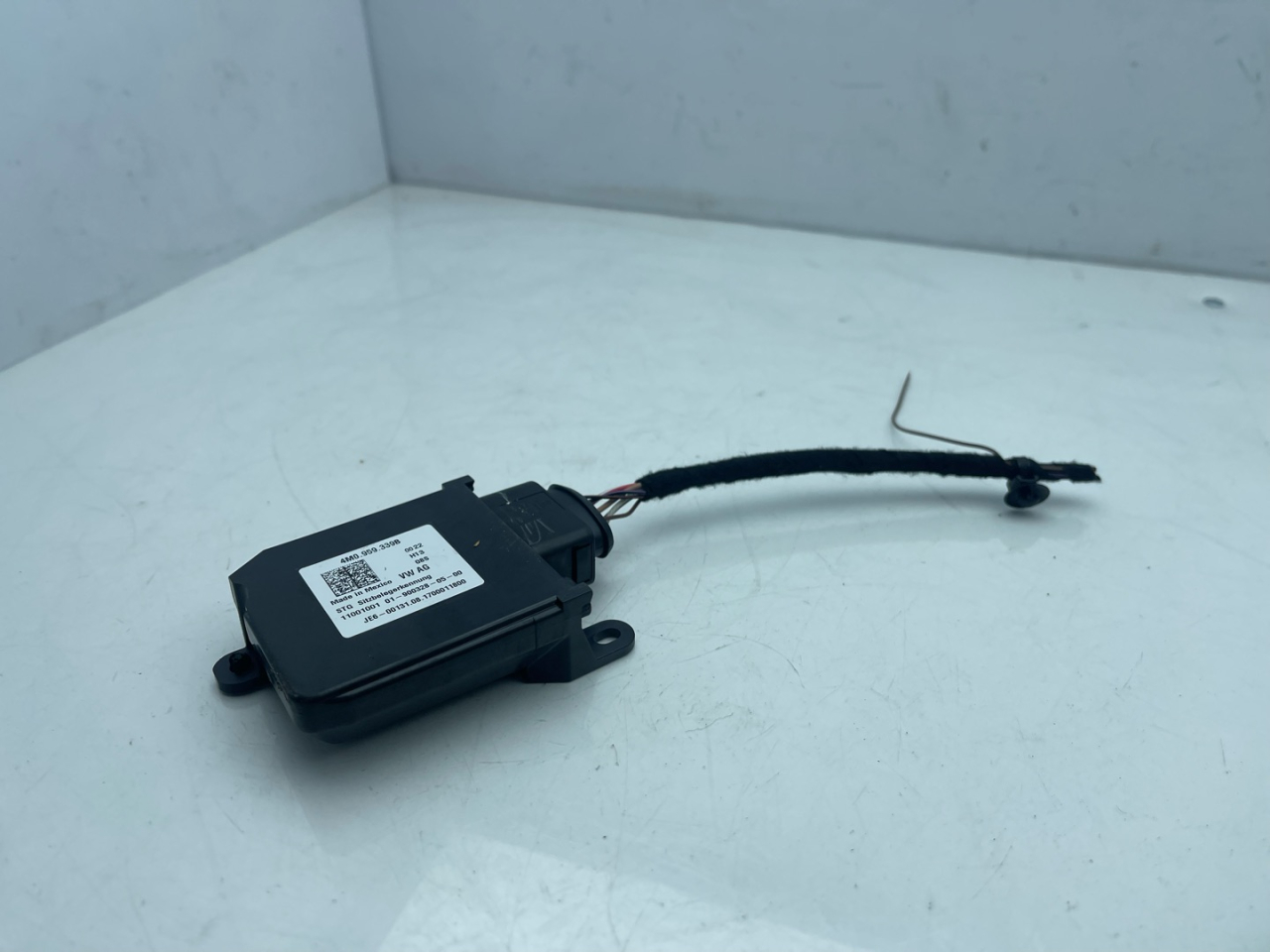 блок управления сиденьем Volkswagen Atlas 2018, 2.0 л., бензин, АКПП, черный, внедорожник 5 дв., передний привод, 4M0959339B - фото №1