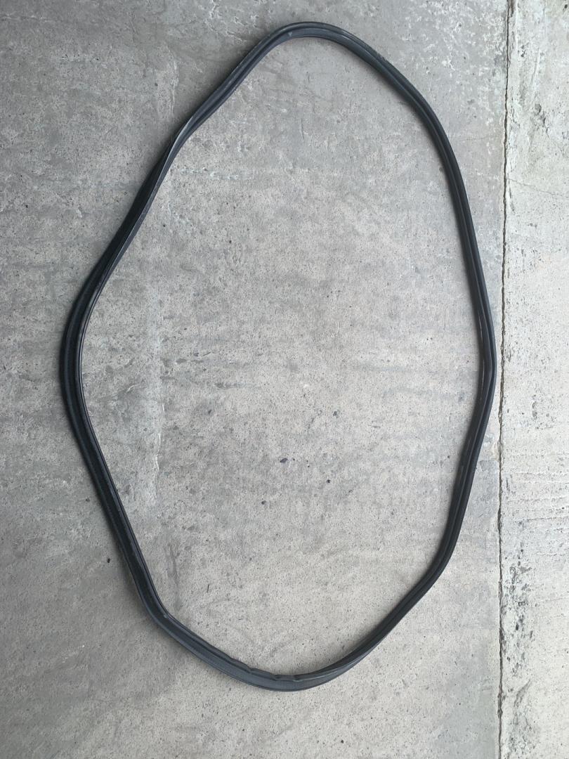 уплотнитель Chevrolet Equinox 3 поколение 2018, 1.5 л., бензин, АКПП, черный, внедорожник 5 дв., полный привод - фото №1