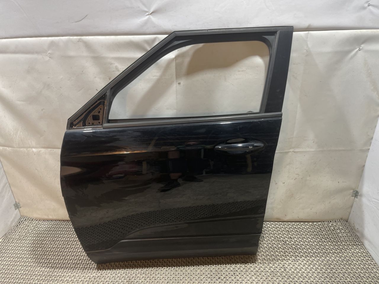 дверь передняя левая Chevrolet TrailBlazer 3 поколение 2021, 1.3 л., бензин, АКПП, черный, хетчбэк 5 дв., передний привод - фото №1