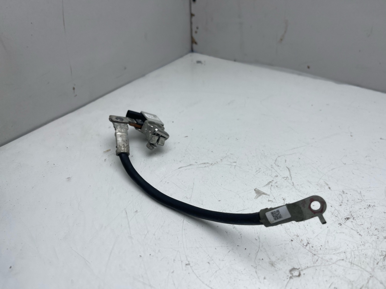 клемма аккумулятора минус Acura RDX 3 поколение 2020, 2.0 л., бензин, АКПП, черный, внедорожник 5 дв., полный привод, 3892ATJBA020 - фото №1