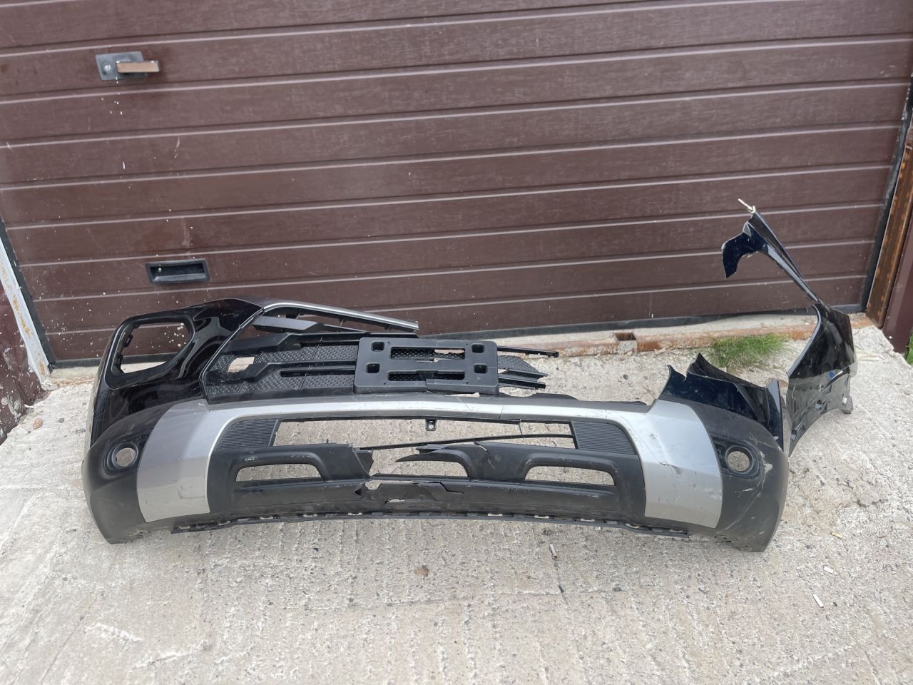 бампер передний Chevrolet TrailBlazer 3 поколение 2021, 1.3 л., бензин, АКПП, черный, хетчбэк 5 дв., передний привод - фото №1