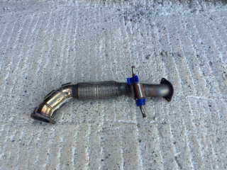 глушитель Volvo XC60 2 поколение 2023, 2.0 л., бензин, АКПП, белый, внедорожник 5 дв., передний привод, 31493354