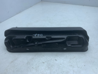 дождевик Volvo XC60 2 поколение 2023, 2.0 л., бензин, АКПП, белый, внедорожник 5 дв., передний привод, 32219255