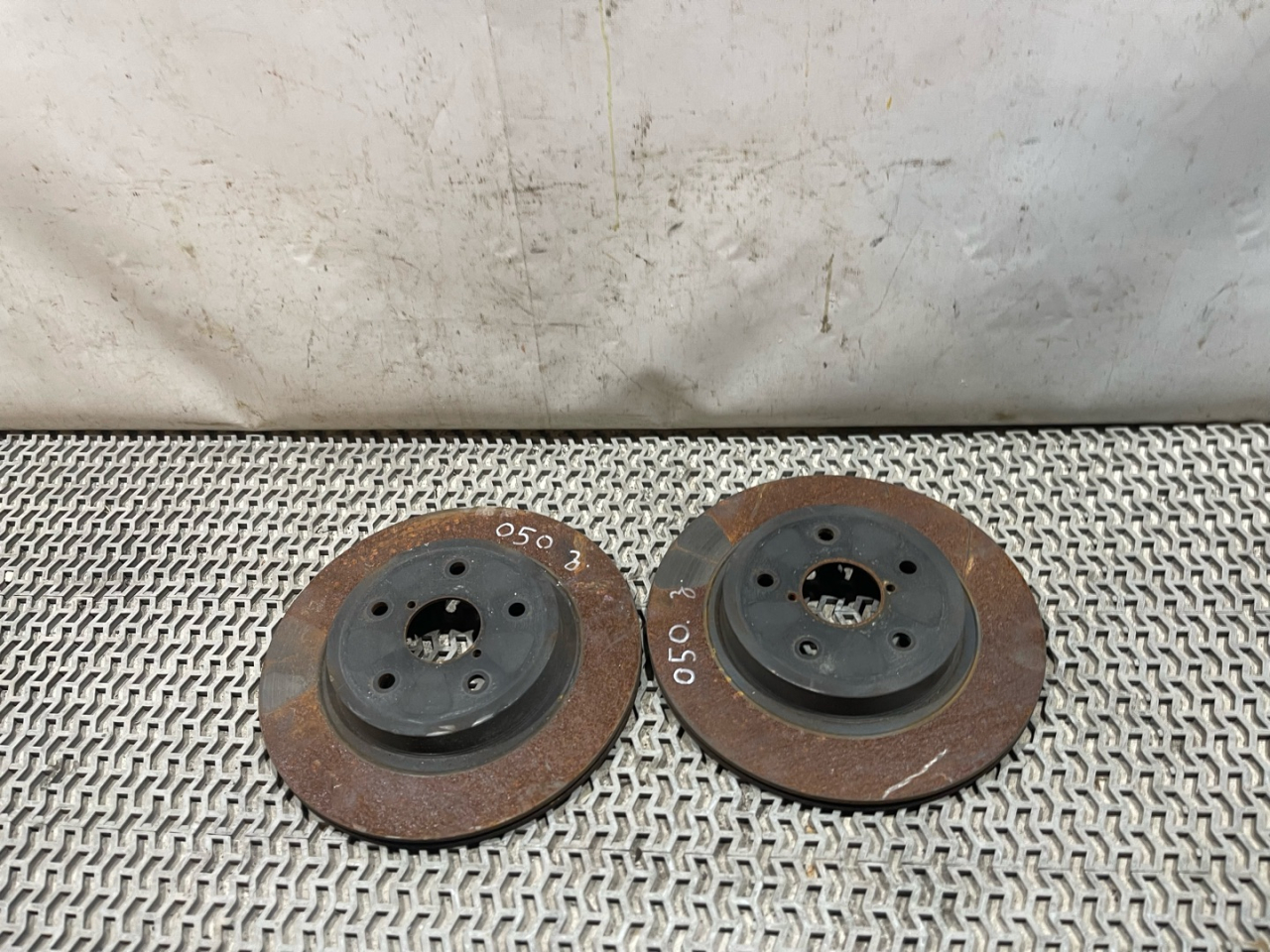 диск тормозной задний Subaru Outback 6 поколение 2021, 2.4 л., бензин, АКПП, синий, внедорожник 5 дв., полный привод - фото №1