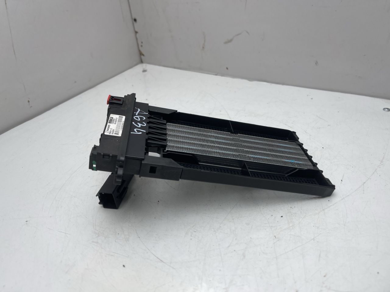 электрический радиатор отопителя (тэн) Chevrolet TrailBlazer 3 поколение 2021, 1.3 л., бензин, АКПП, черный, хетчбэк 5 дв., передний привод, 13514602 - фото №1