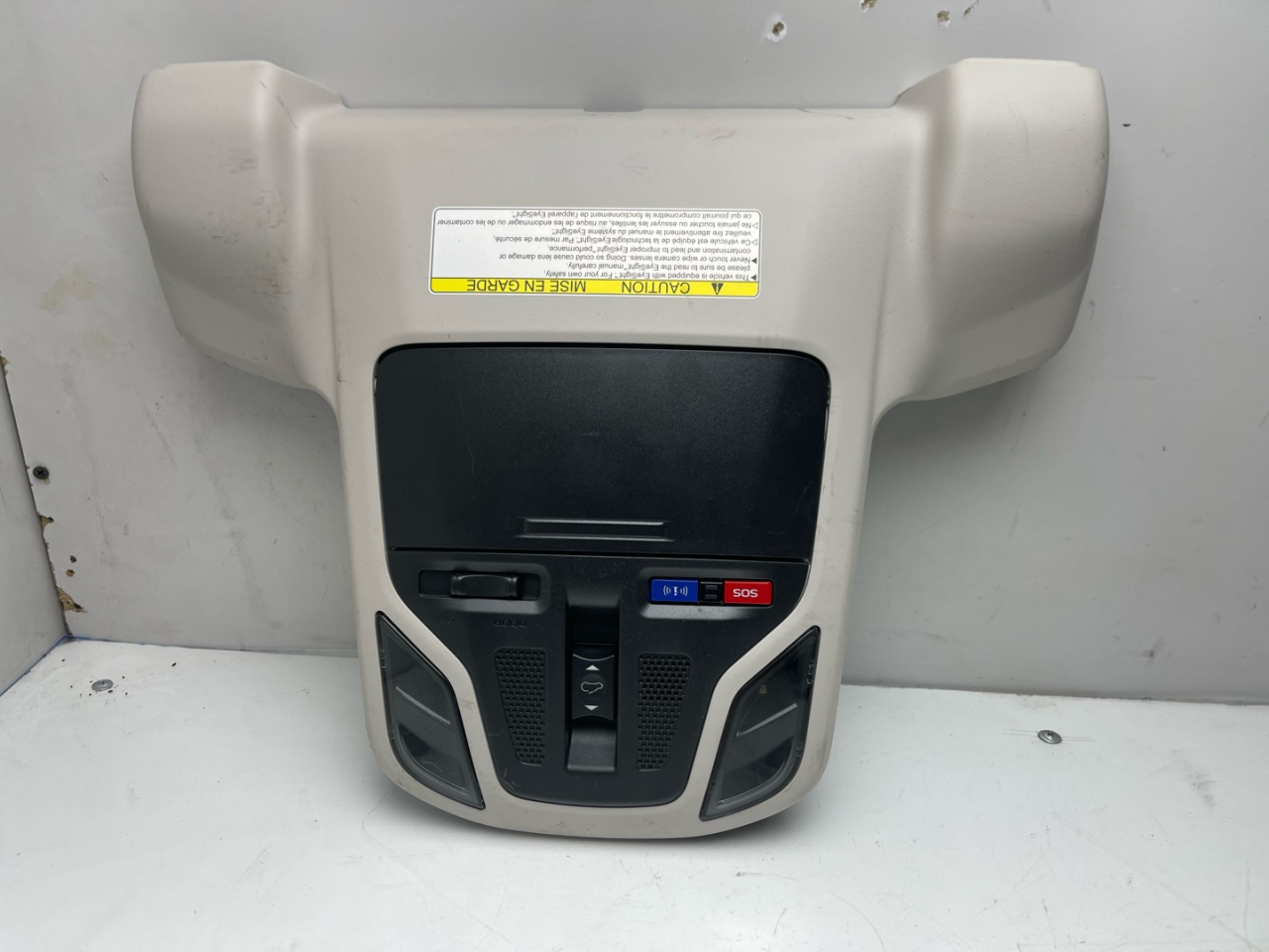 фонарь салона (плафон) Subaru Outback 6 поколение 2021, 2.4 л., бензин, АКПП, синий, внедорожник 5 дв., полный привод - фото №1