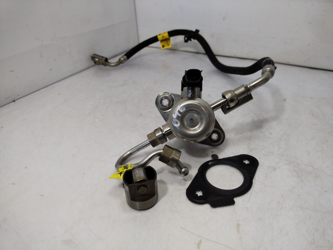 ТНВД Chevrolet Equinox 3 поколение 2018, 2.0 л., бензин, АКПП, синий, внедорожник 5 дв., передний привод, 12672144 - фото №1