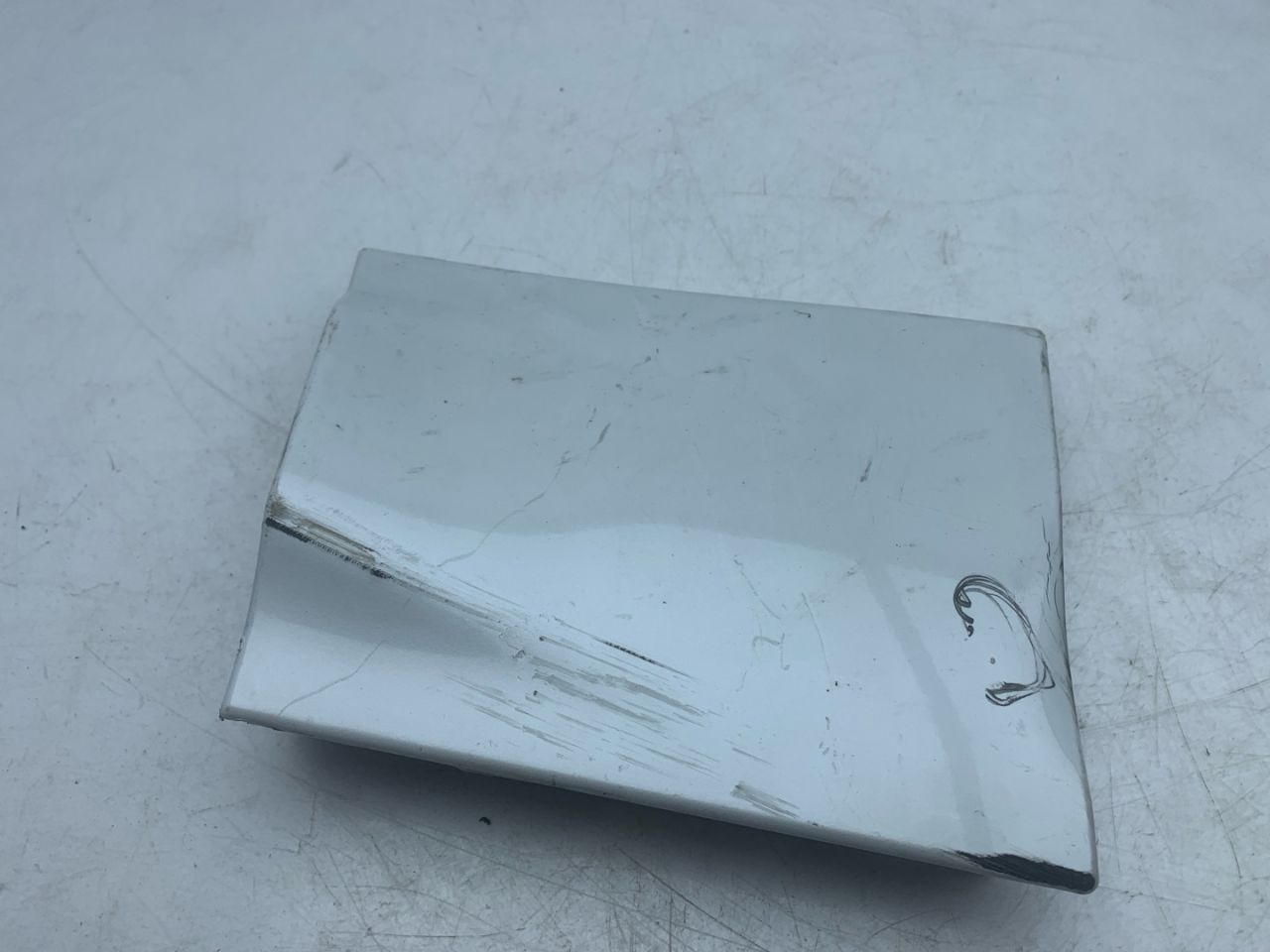 накладка на порог Volvo XC60 2 поколение 2023, 2.0 л., бензин, АКПП, белый, внедорожник 5 дв., передний привод, 39795082, 50148558 - фото №1