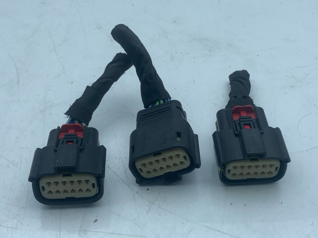 разъем (фишка) проводки GMC Terrain 2 поколение 2018, 1.5 л., бензин, АКПП, черный, внедорожник 5 дв., полный привод - фото №1