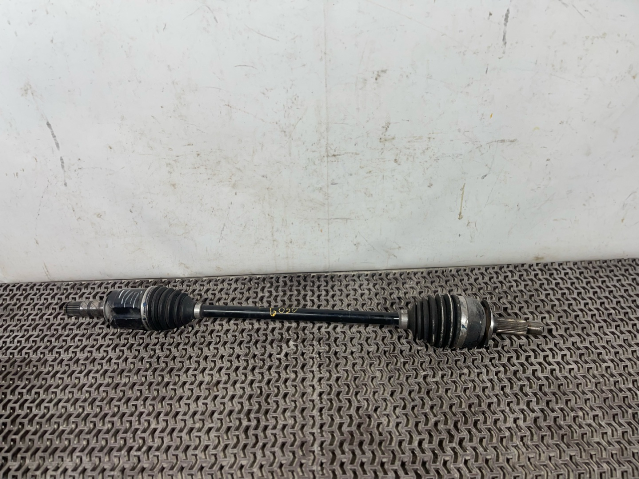 полуось передняя правая (приводной вал, ШРУС) Subaru Outback 6 поколение 2021, 2.4 л., бензин, АКПП, синий, внедорожник 5 дв., полный привод - фото №1