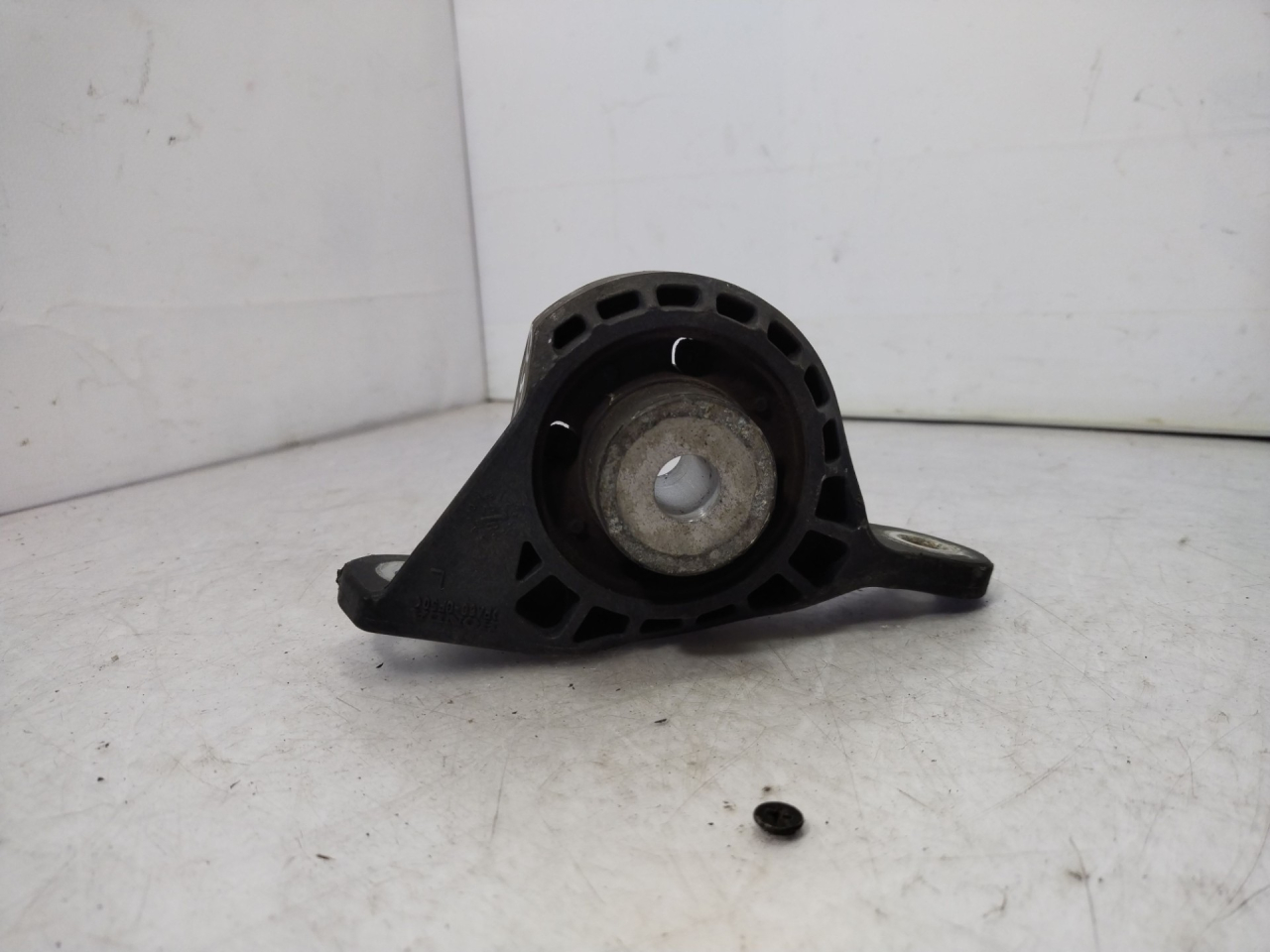 кронштейн редуктора Acura RDX 3 поколение 2020, 2.0 л., бензин, АКПП, черный, внедорожник 5 дв., полный привод - фото №1