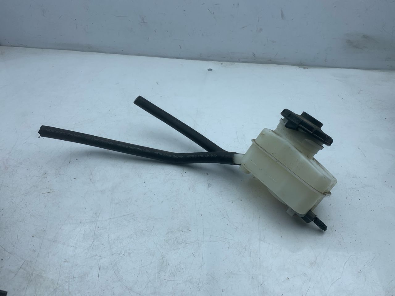 бачок гидроусилителя Acura TLX 3-е поколение 2021, 2.0 л., бензин, АКПП, серый, передний привод - фото №1