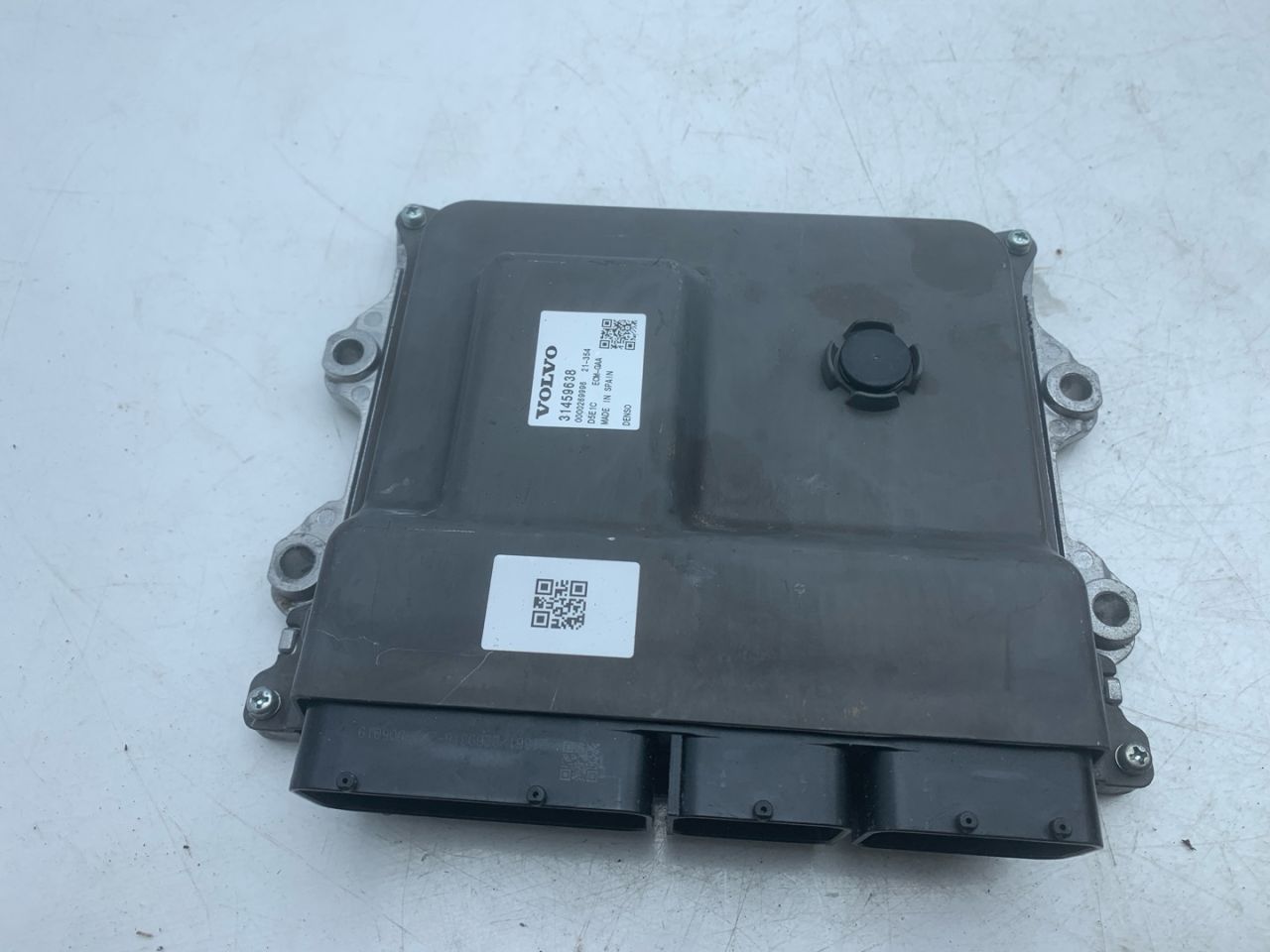 блок управления двигателем Volvo XC60 2 поколение 2023, 2.0 л., бензин, АКПП, белый, внедорожник 5 дв., передний привод, 31459638 - фото №1