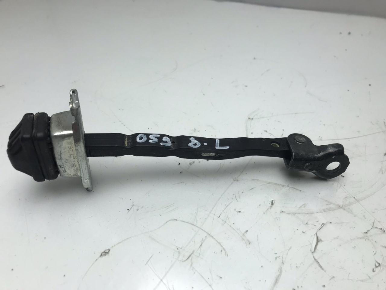 ограничитель открывания двери Acura RDX 3 поколение 2020, 2.0 л., бензин, АКПП, белый, внедорожник 5 дв., полный привод - фото №1